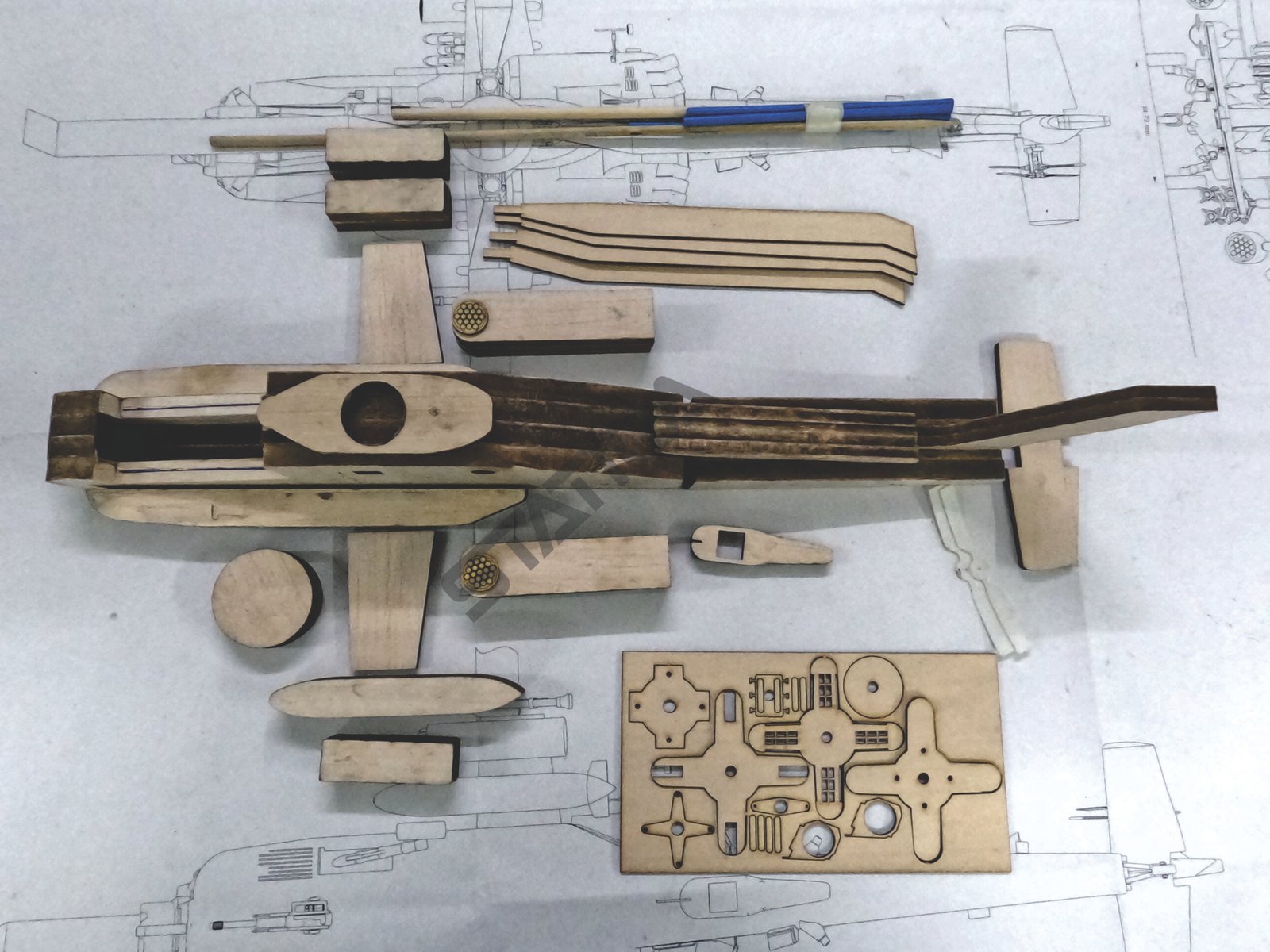 Apache AH-64 Static Model Balsa Kit